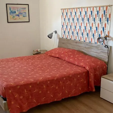 Vista Mare 6 Minuti A Piedi Dalla Spiaggia, Box. Apartment