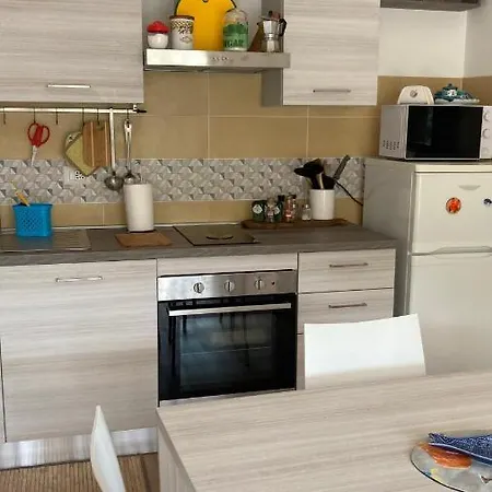 Apartment Vista Mare 6 Minuti A Piedi Dalla Spiaggia, Box. *